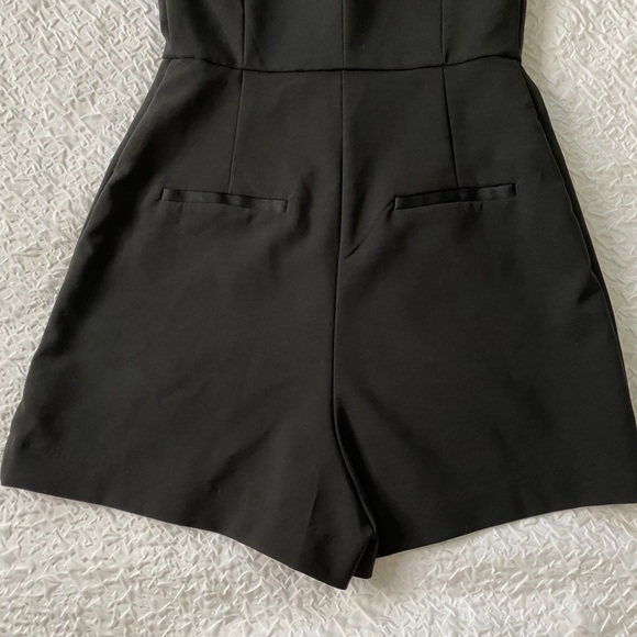Elegant Cocktail Black Deep V-Neck Romper - Picture 6 of 11
